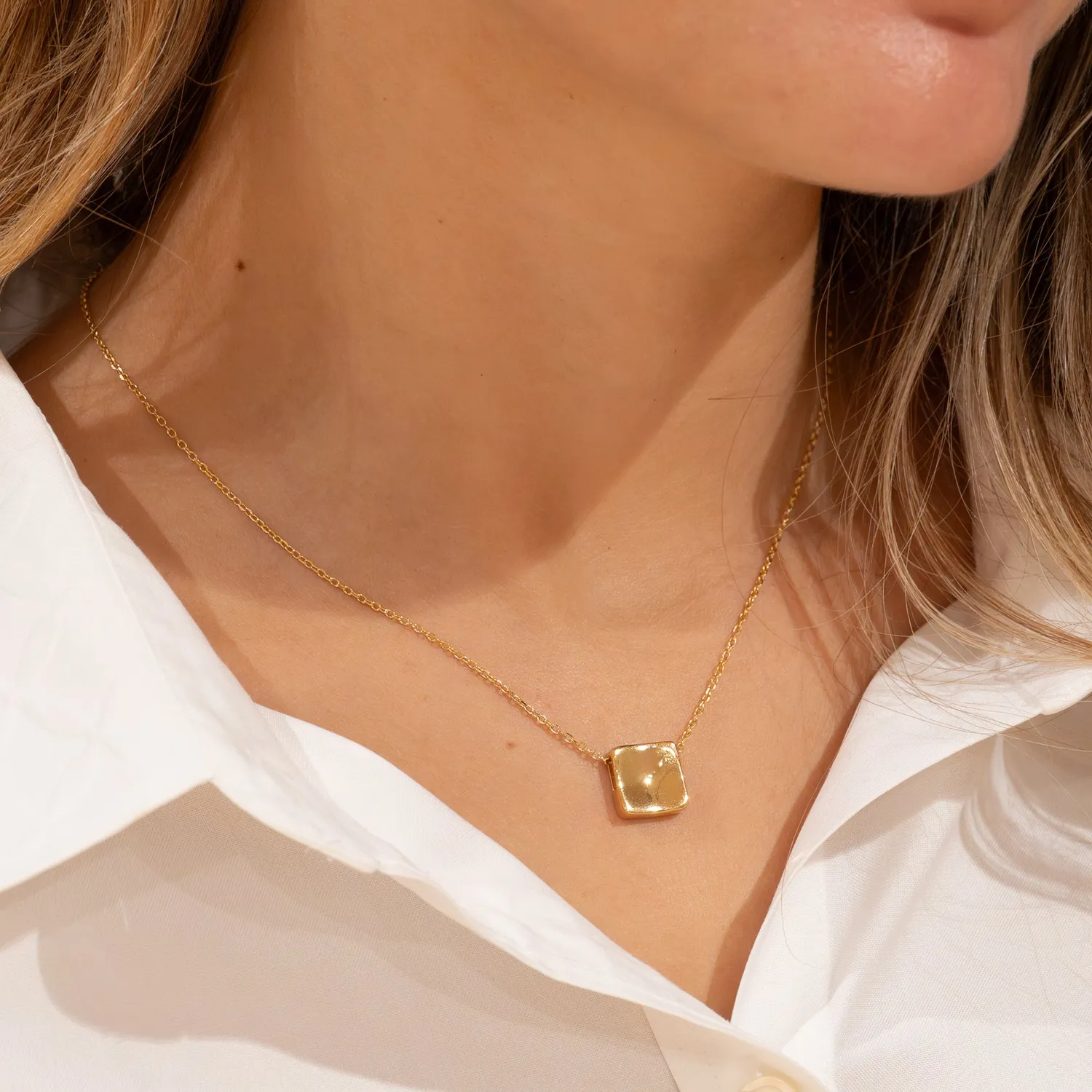 Sisi Copenhagen Mae Golden Pendant vedhæng forgyldt 12 mm
