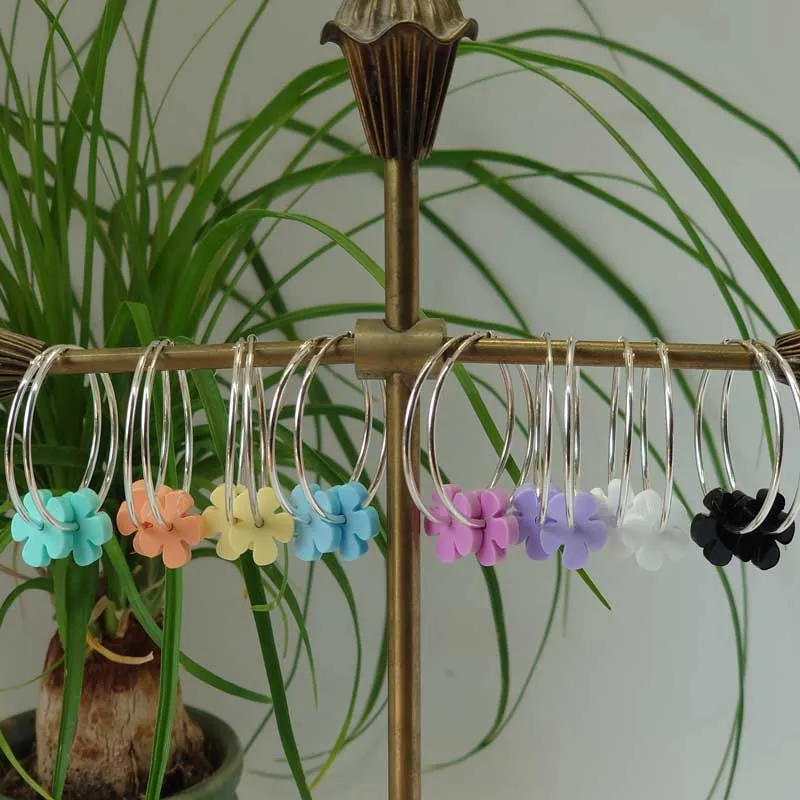 Lene Emanuel Stor Kreol med smørblomst øreringe sølv