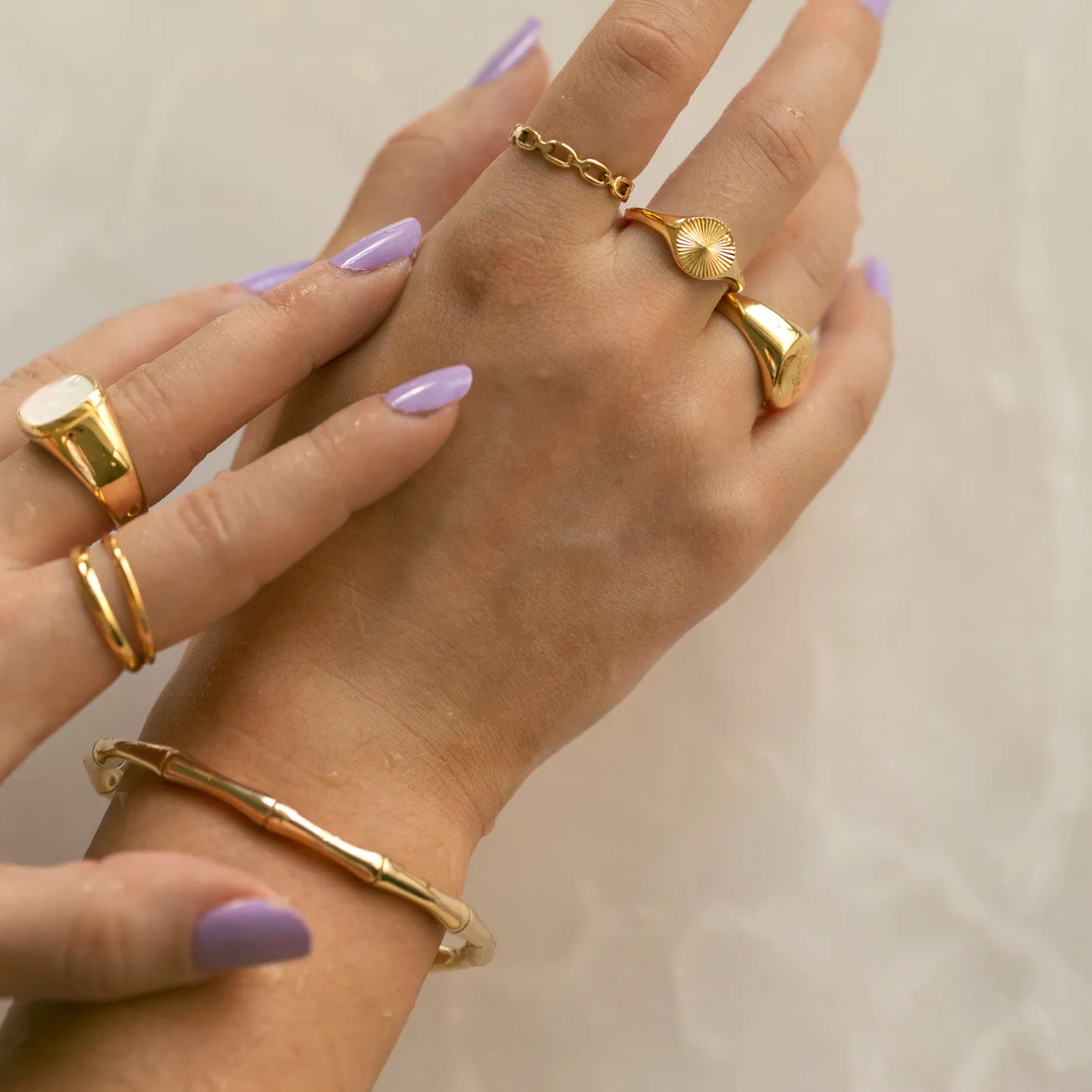 TIMI OF SWEDEN Tyra bamboo bangle armbånd guld