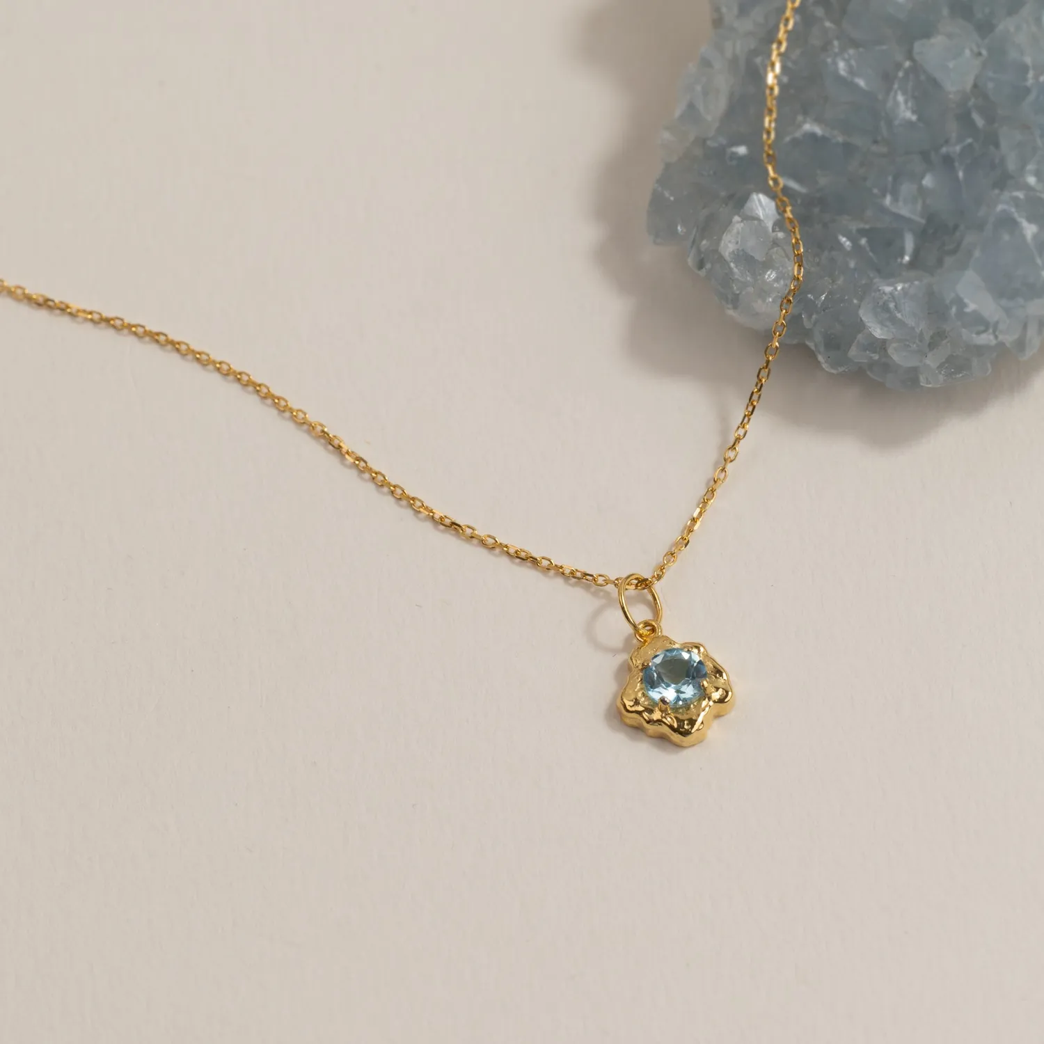 Sisi Copenhagen Emilia Blue Topaz vedhæng forgyldt blå topas