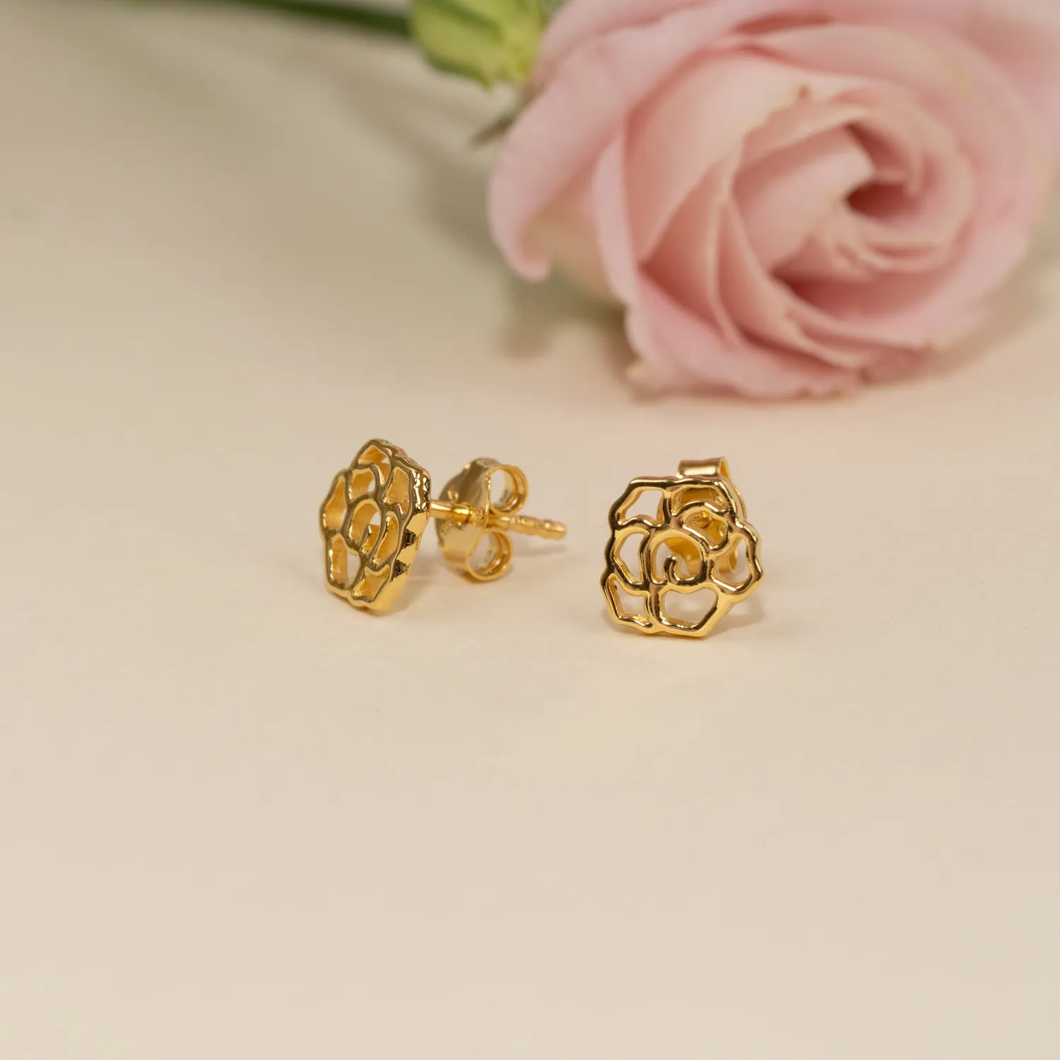 Sisi Copenhagen Rosa Golden ørestikker forgyldt rose 8 mm