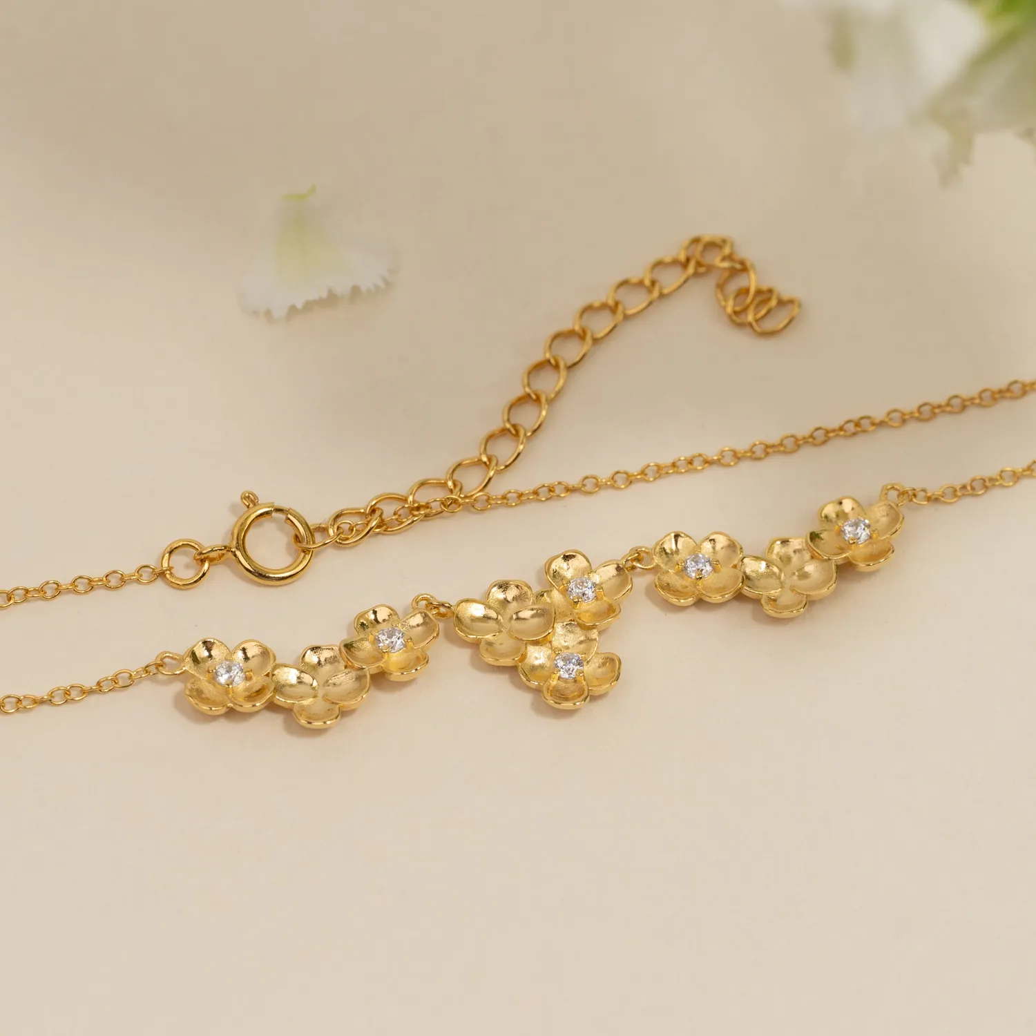 Sisi Copenhagen Flora Crystal Golden halskæde forgyldt zirkonia