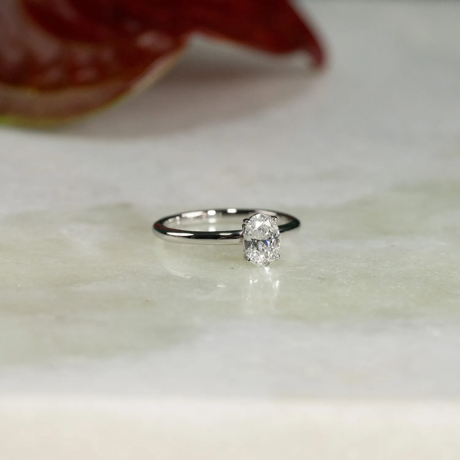 Sisi Copenhagen Solitaire oval diamantring 0,75 ct hvidguld