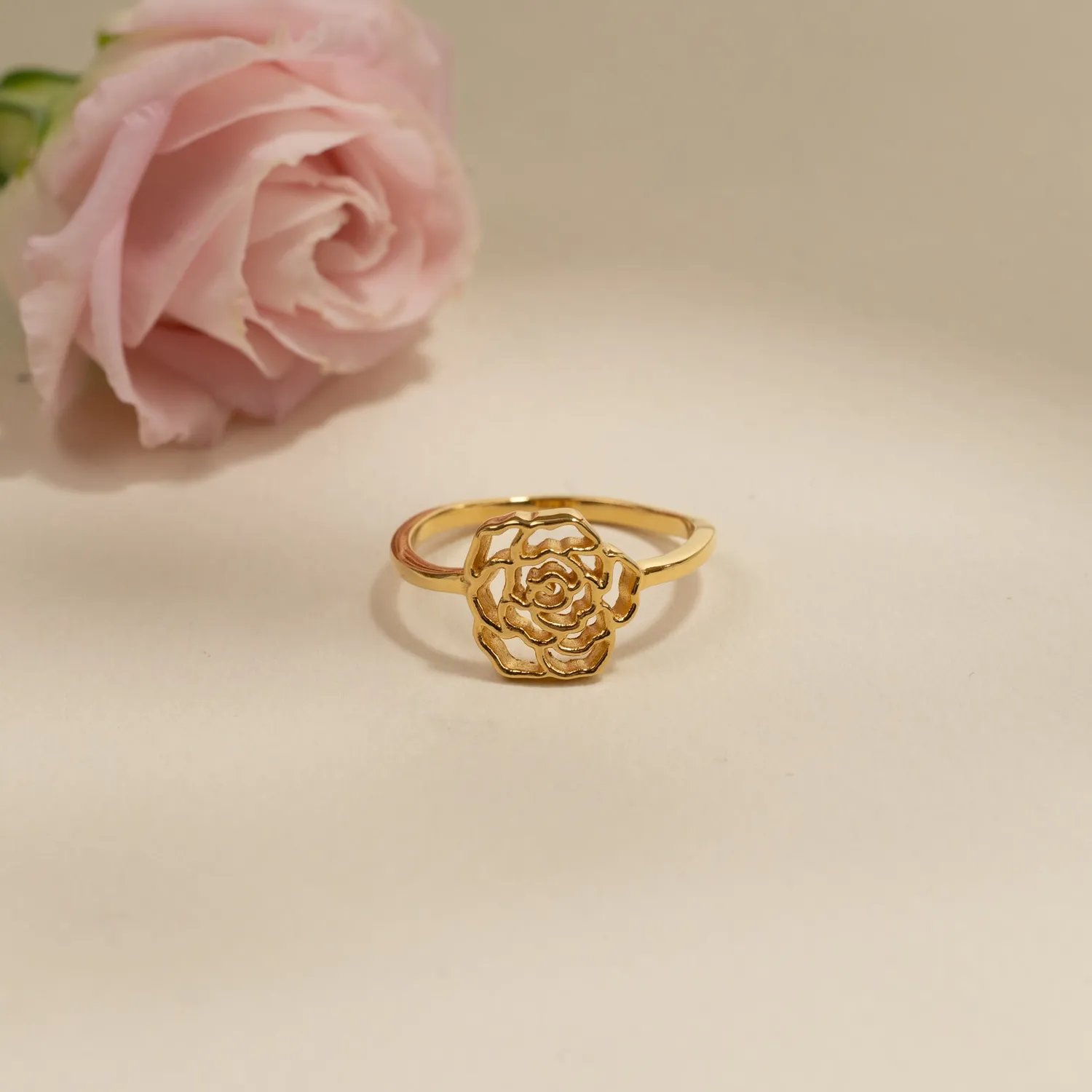 Sisi Copenhagen Rosa ring forgyldt sterlingsølv blomst