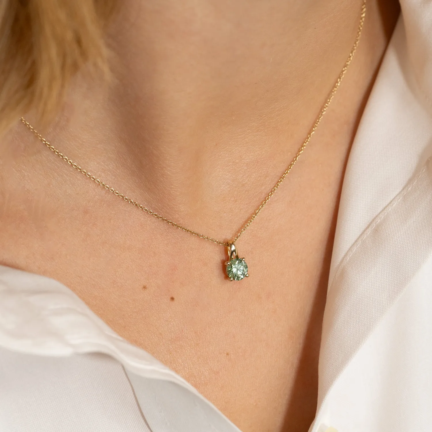 Sisi Copenhagen Prong Solitaire vedhæng 0,75 ct grøn guld