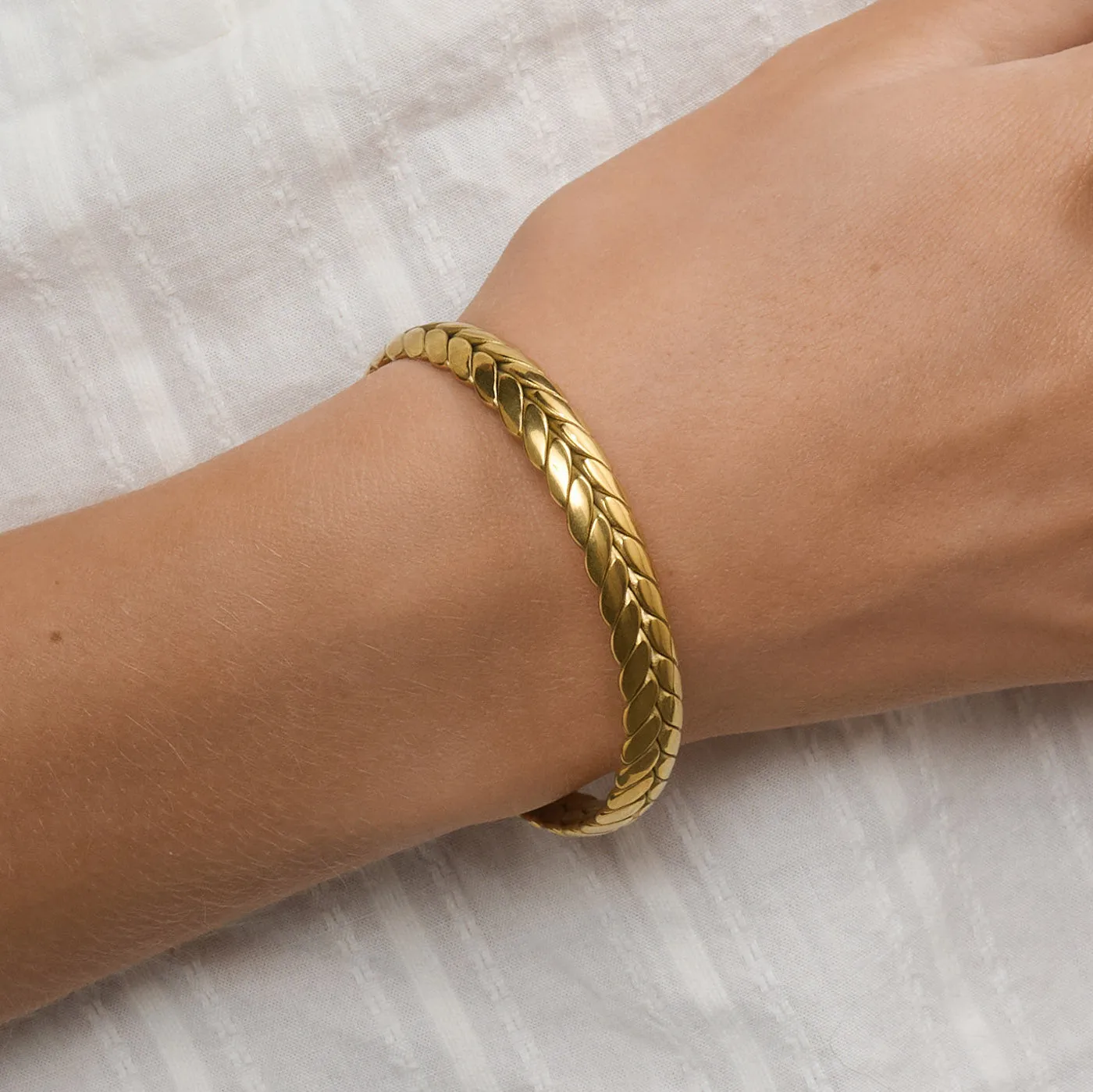 TIMI OF SWEDEN Silje armbånd forgyldt stål guld
