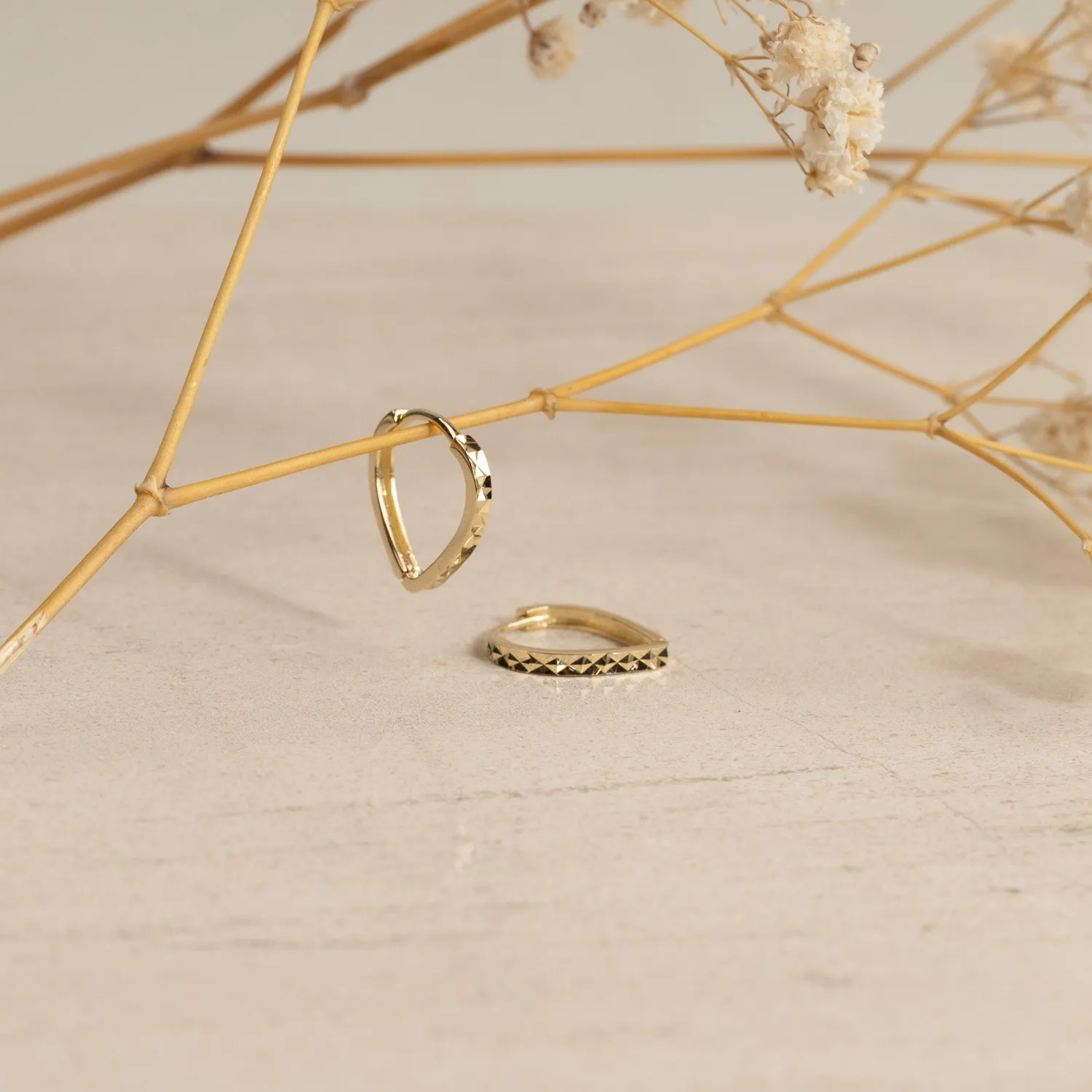 Sisi Copenhagen Ramona Solid Gold Huggie creoler 9 kt hjerte