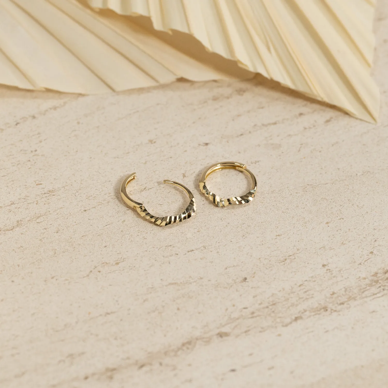 Sisi Copenhagen Dina creoler 12 mm i 9 kt guld