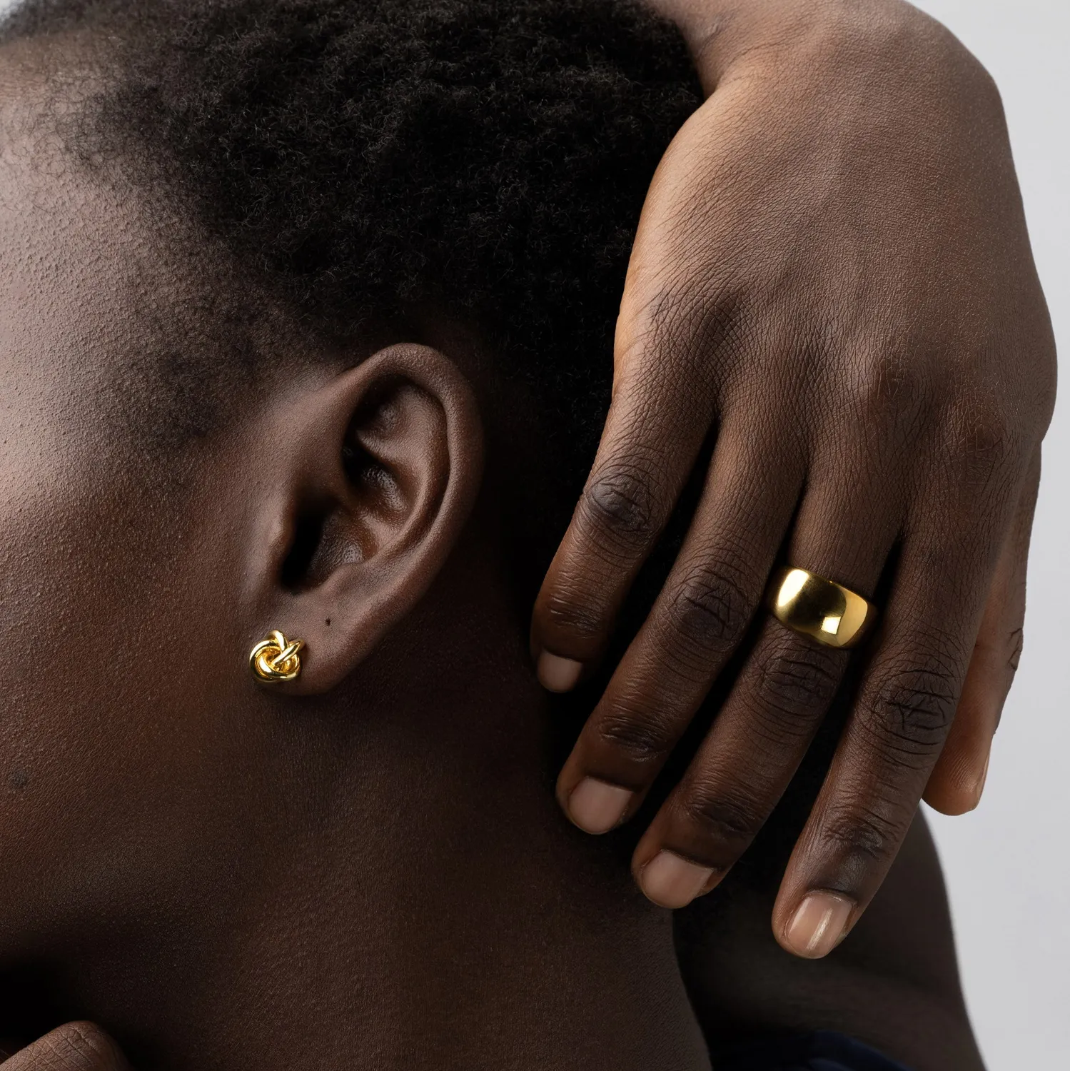 TIMI OF SWEDEN Venus Dome Chunky ring guld rustfrit stål