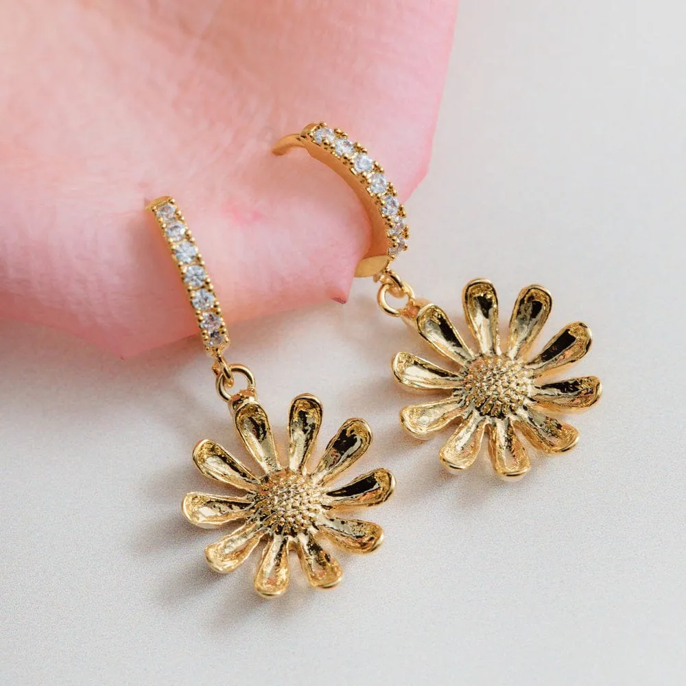 Orelia Daisy & Pavé øreringe hoops forgyldt guld