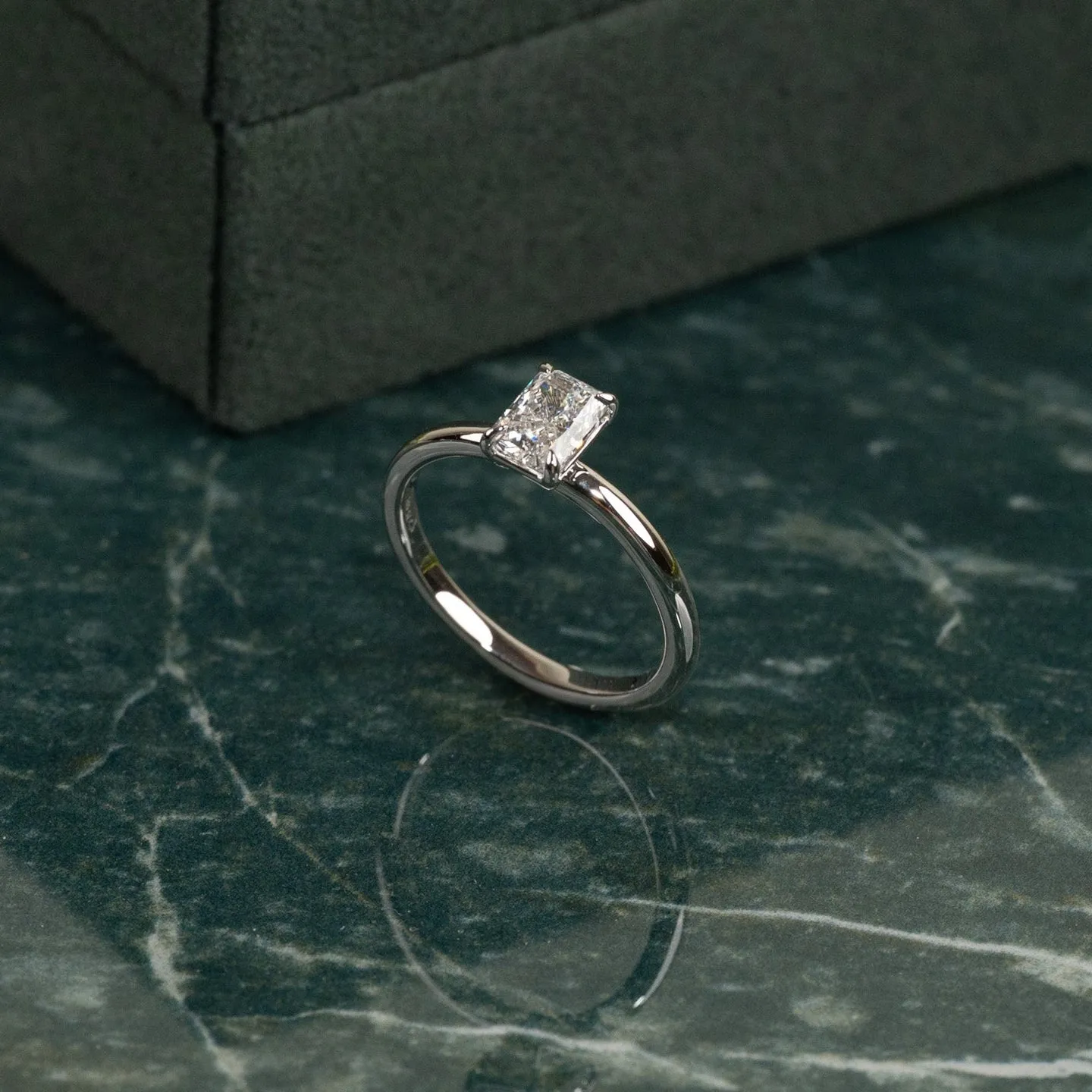 Sisi Copenhagen Solitaire Radiant ring guld 1,0 ct