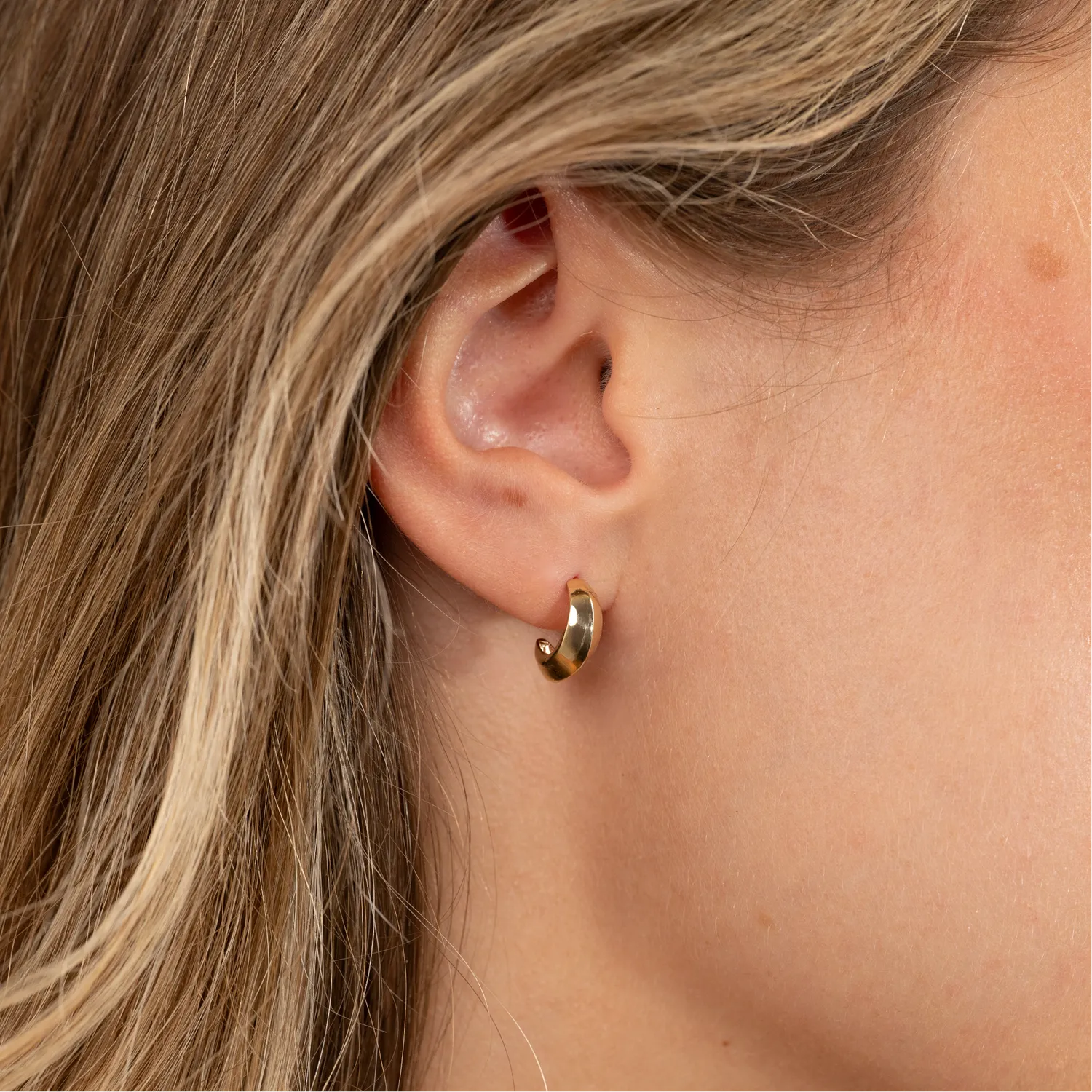 Sisi Copenhagen Linea creoler 9kt guld ørestikkere facet