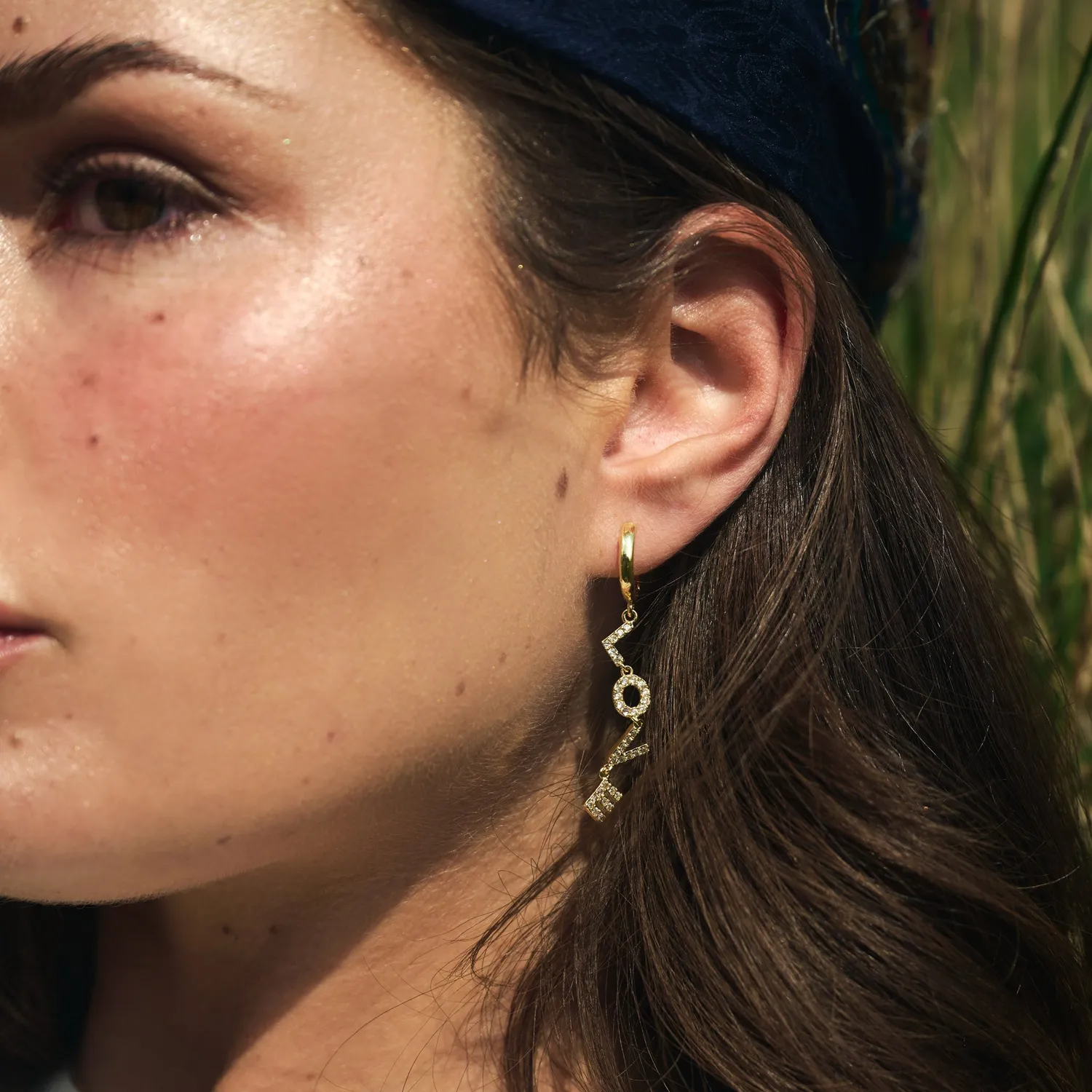 TIMI OF SWEDEN Millie krystal hoop øreringe guld