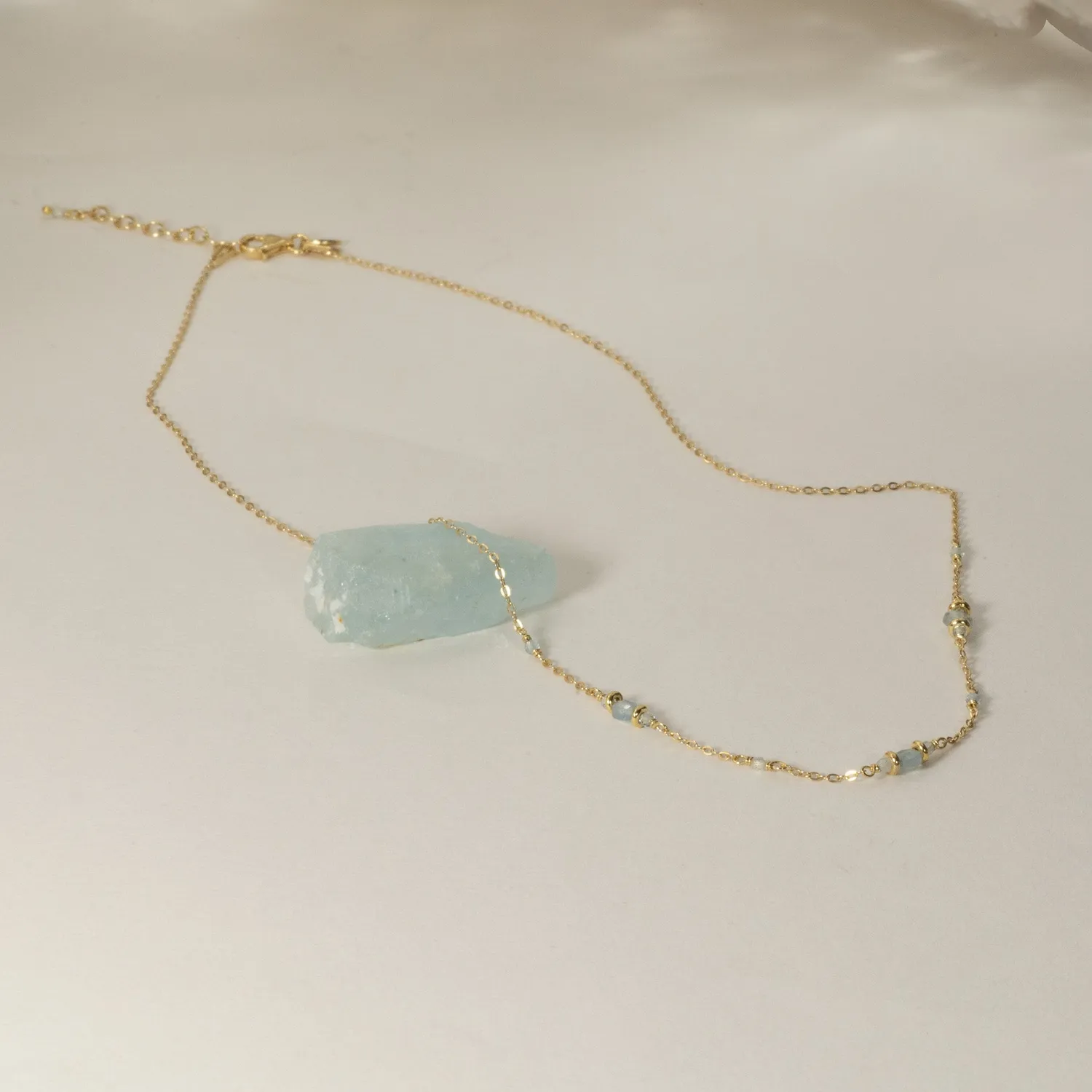 Sisi Copenhagen Cordelia Blue Aquamarine halskæde forgyldt 42 cm