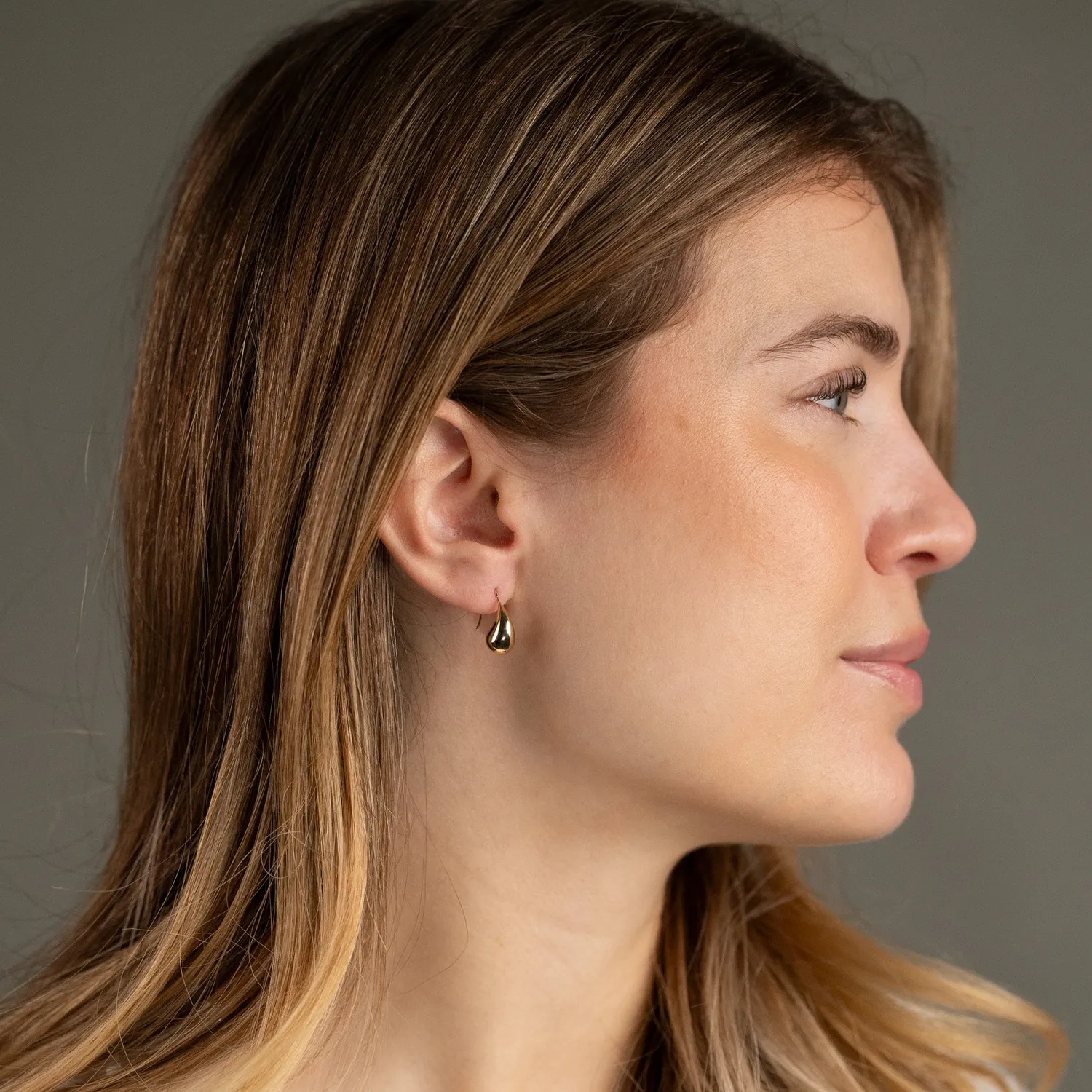 Sisi Copenhagen Berenice hook øreringe 9 kt guld dråbe