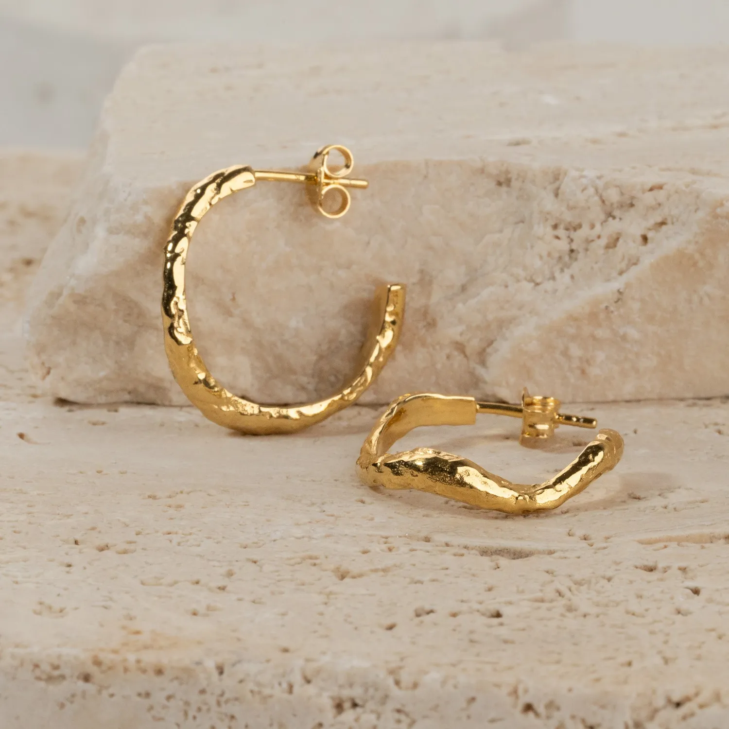 Sisi Copenhagen Maia Golden creoler 20 mm forgyldt