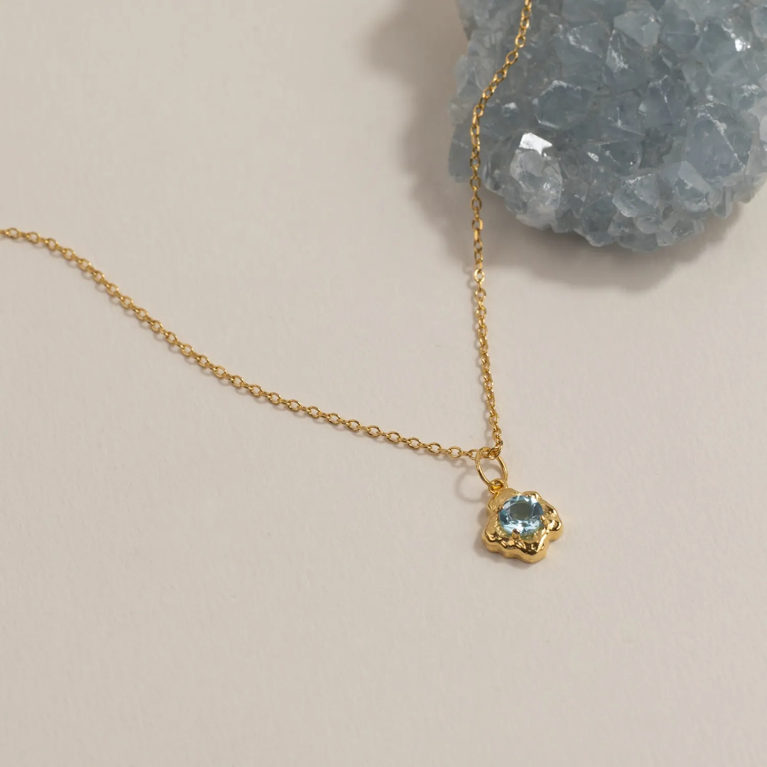 Sisi Copenhagen Emilia Blue Topaz vedhæng forgyldt blå topas